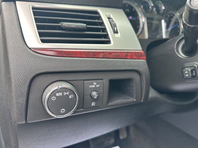 Used 2010 Cadillac Escalade Luxury AWD/4WD image 16
