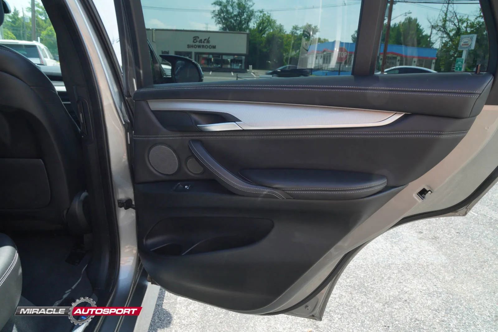 Used 2016 BMW X5 M image 36