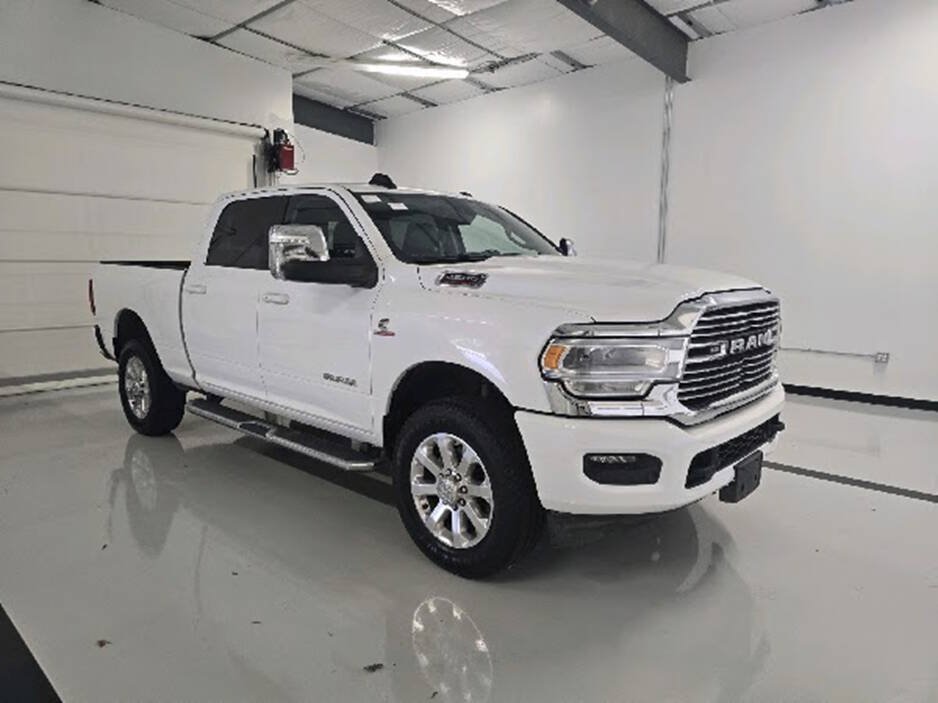 Used 2023 RAM 2500 Laramie AWD/4WD image 3