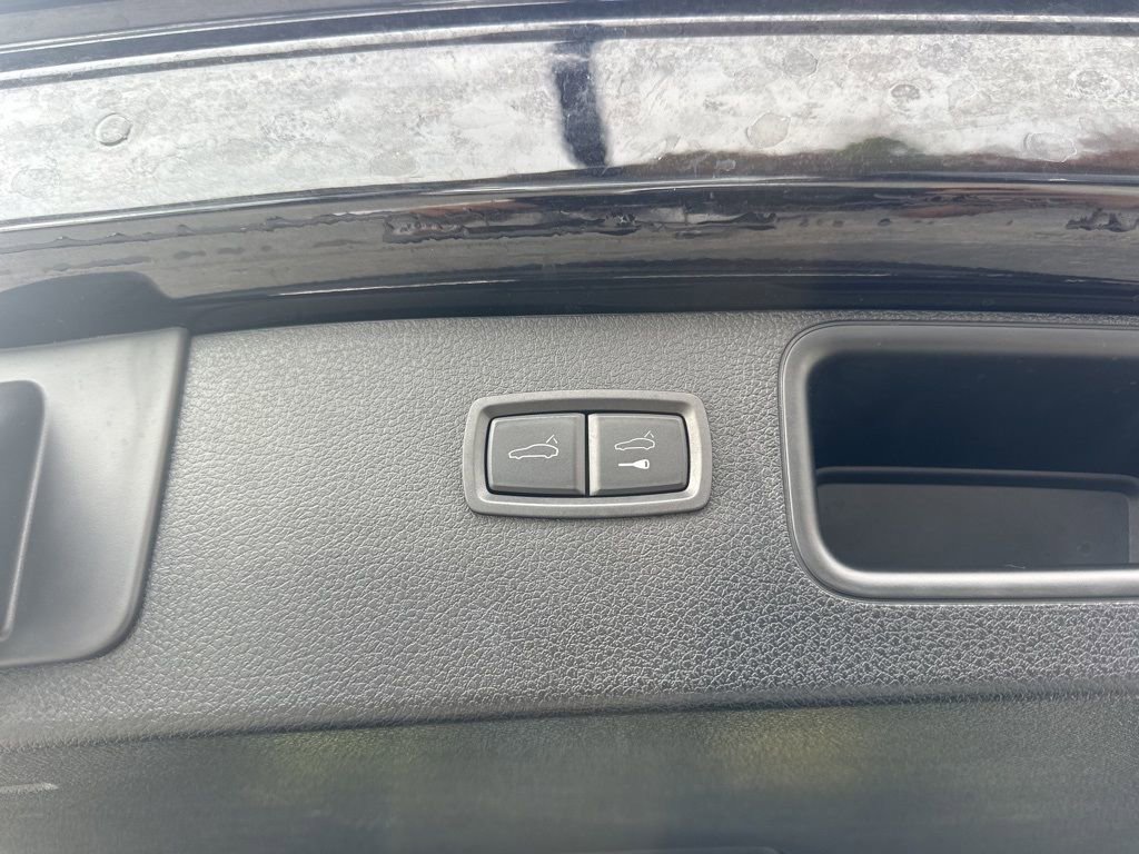 Used 2022 Porsche Macan image 32