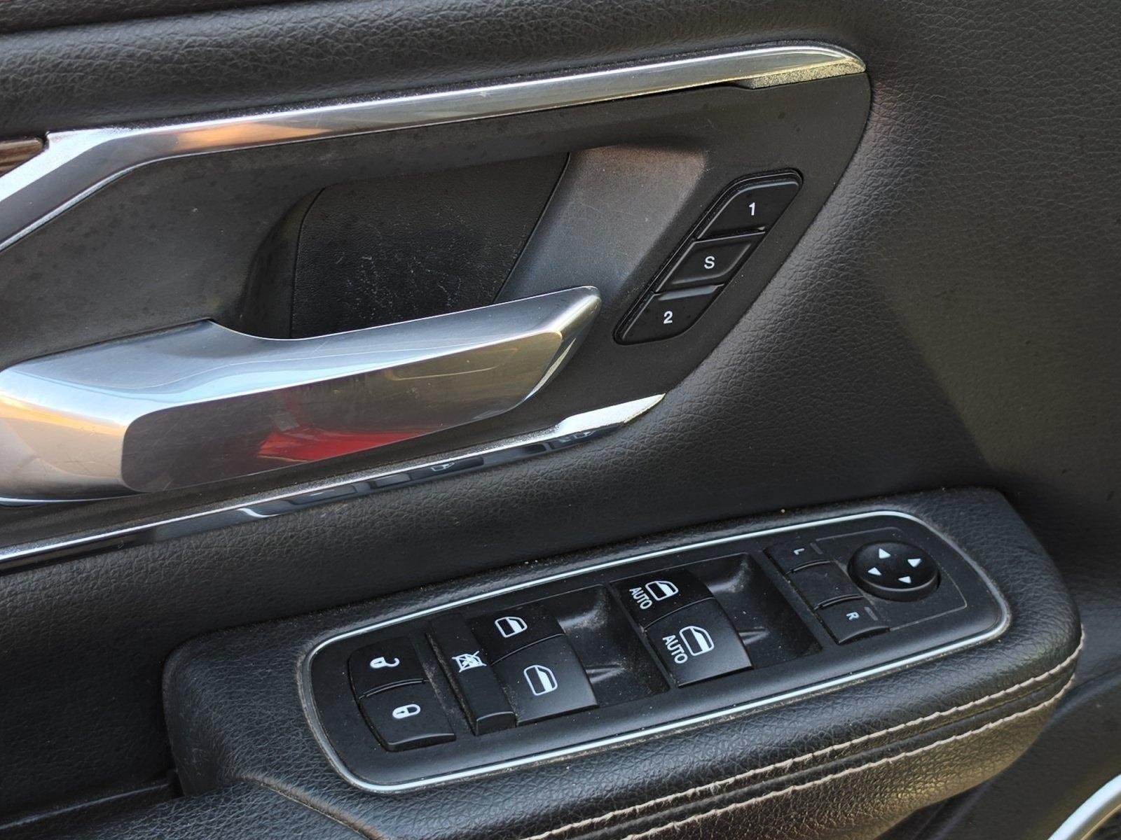 Used 2019 RAM 1500 Laramie AWD/4WD image 17