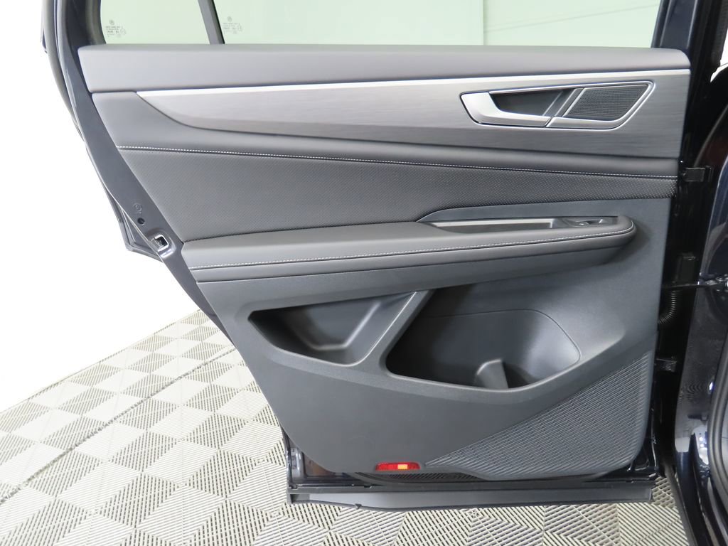 Used 2025 Volkswagen Atlas Cross Sport SE image 26