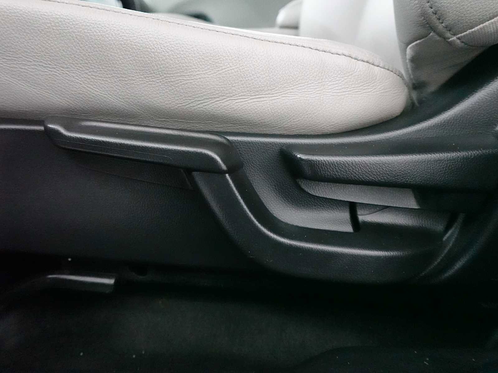 Used 2017 Honda HR-V EX-L image 14