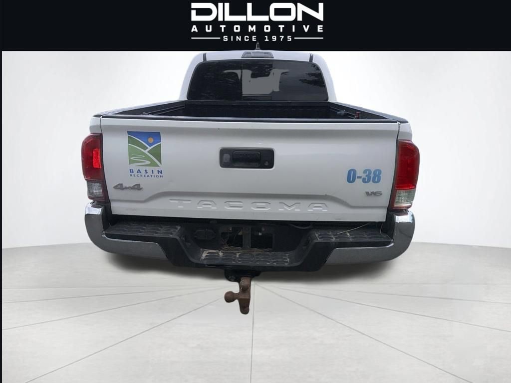 Used 2020 Toyota Tacoma SR5 AWD/4WD image 8