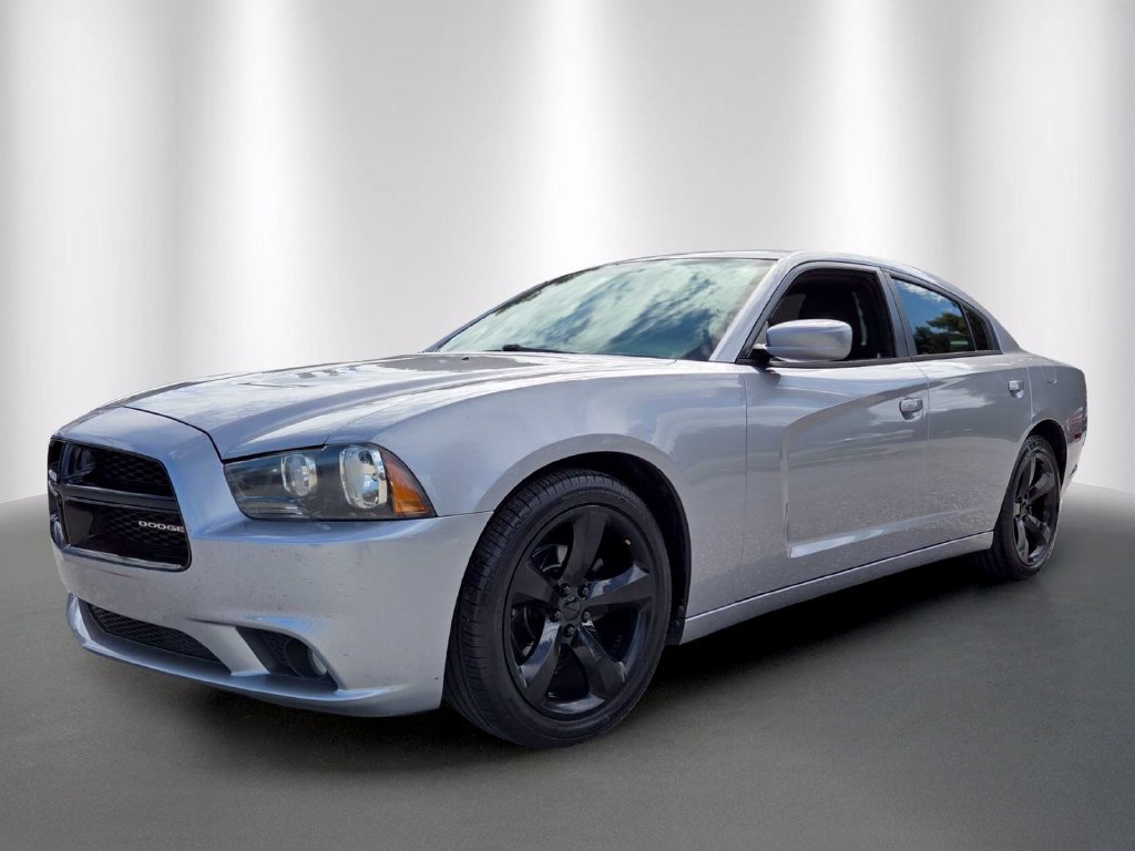 Used 2014 Dodge Charger SXT w/ Blacktop Package RWD image 7