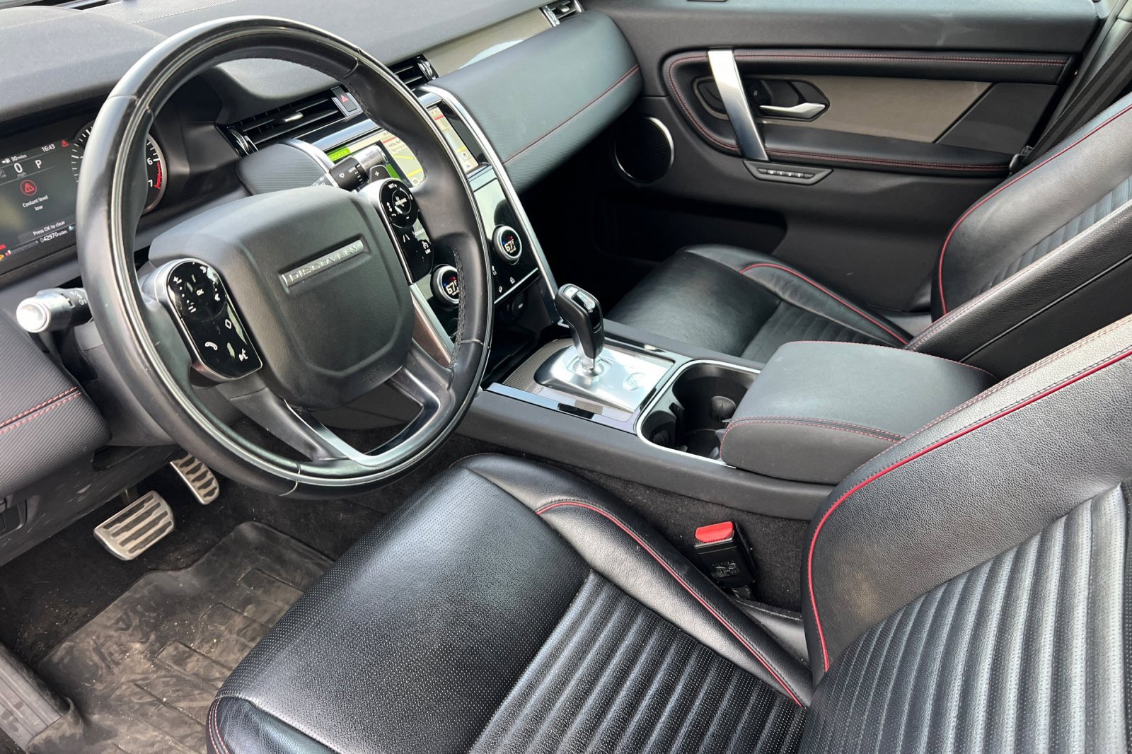 Used 2020 Land Rover Discovery Sport S R-Dynamic image 7