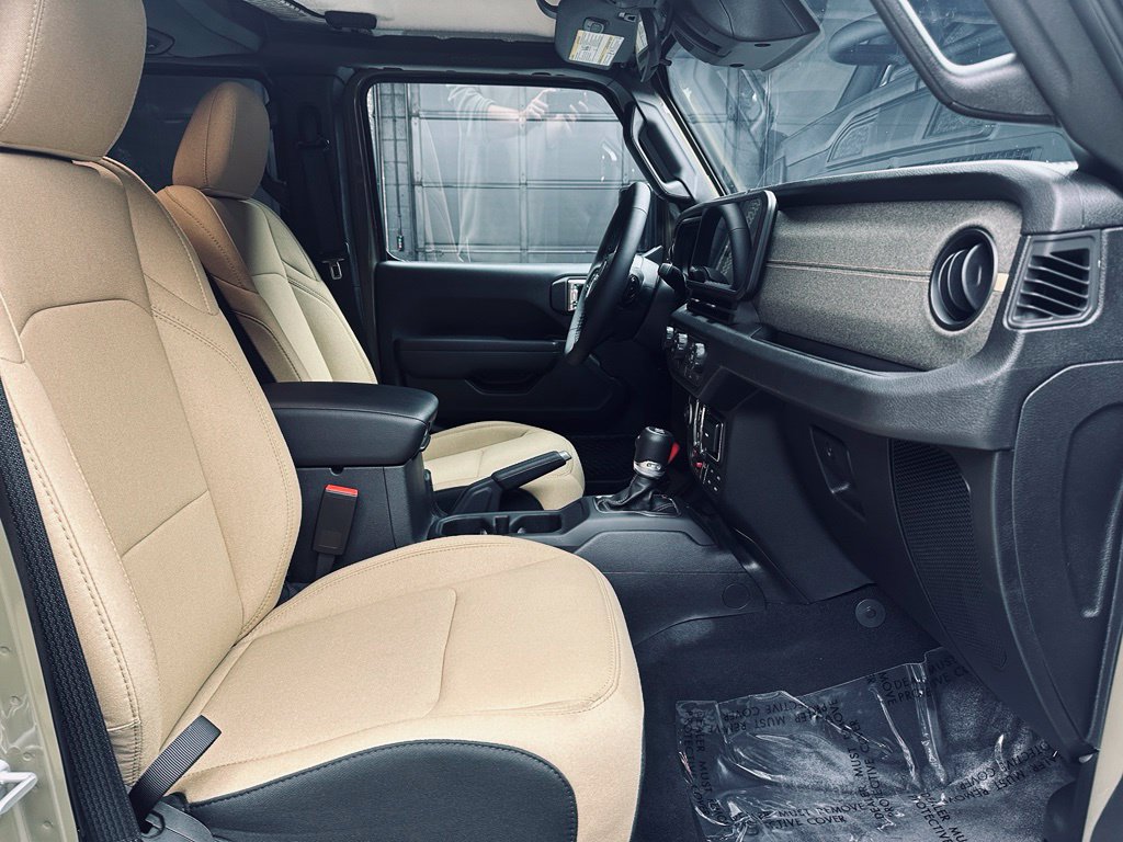 Used 2026 Jeep Wrangler Unlimited Sport AWD/4WD image 18