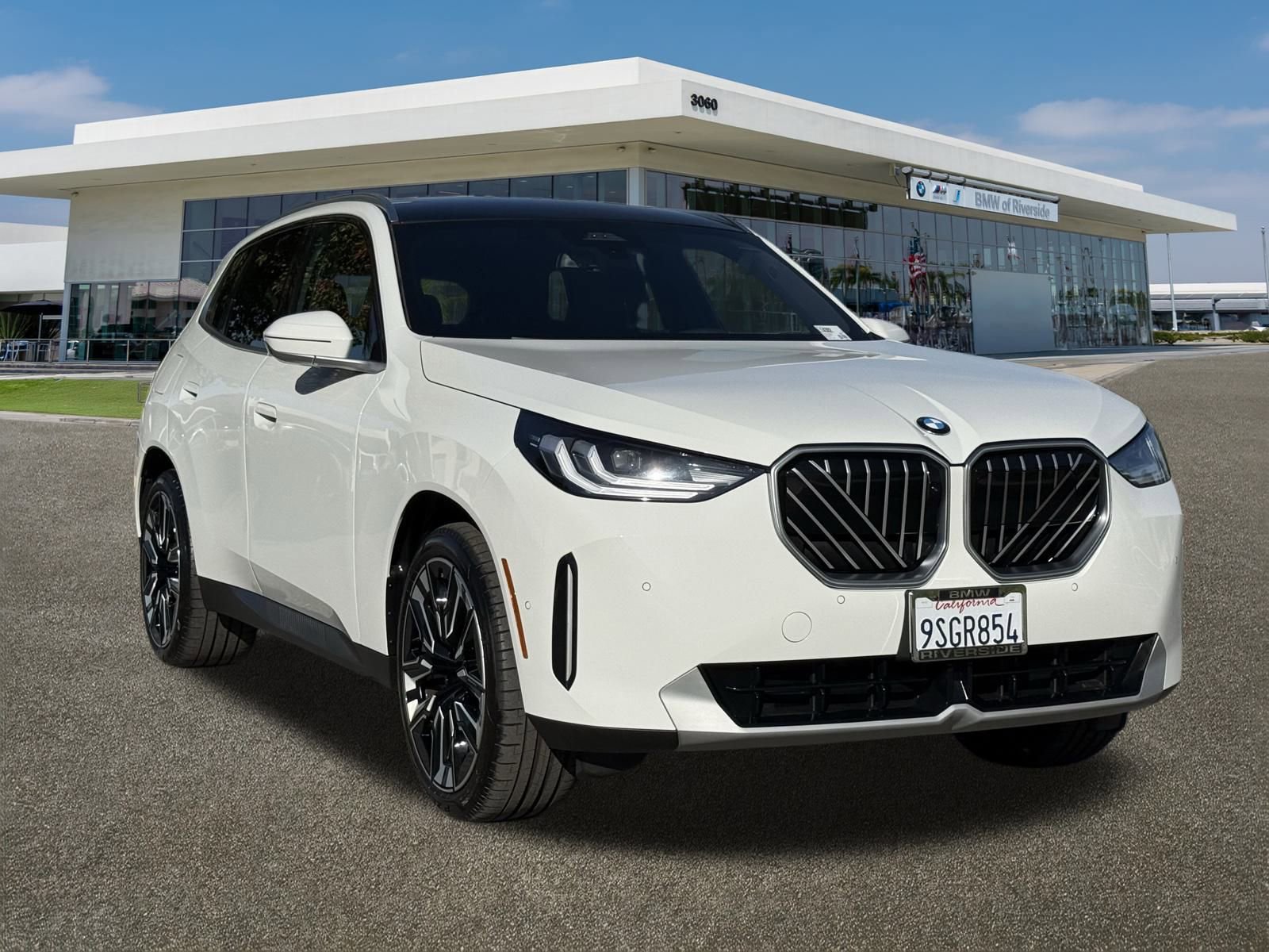 Used 2025 BMW X3 xDrive30i w/ Premium Package image 2