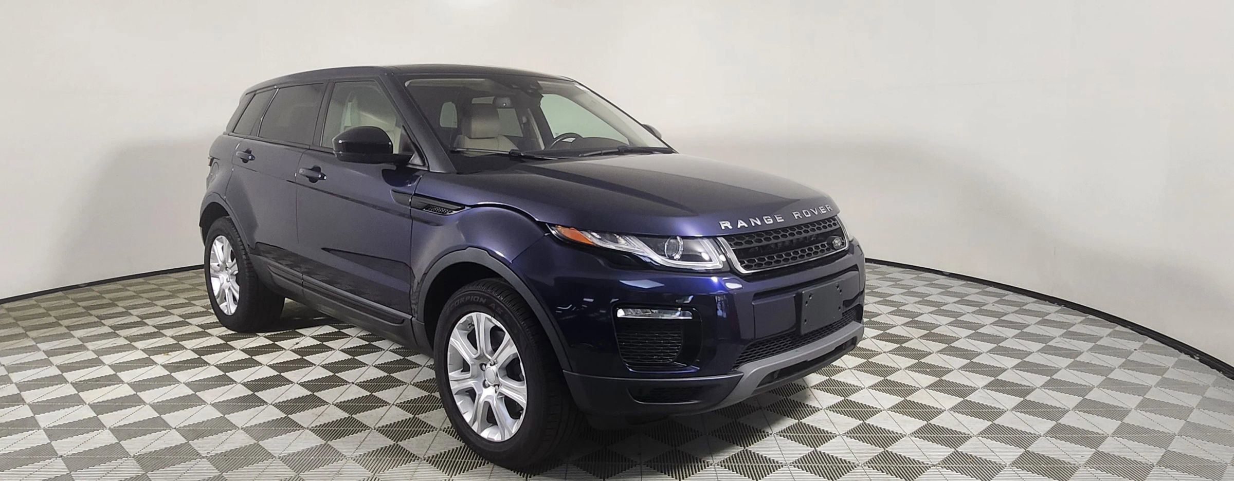 Used 2019 Land Rover Range Rover Evoque SE
