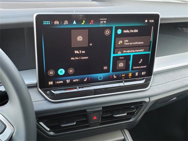 New 2025 Volkswagen Tiguan SE image 11