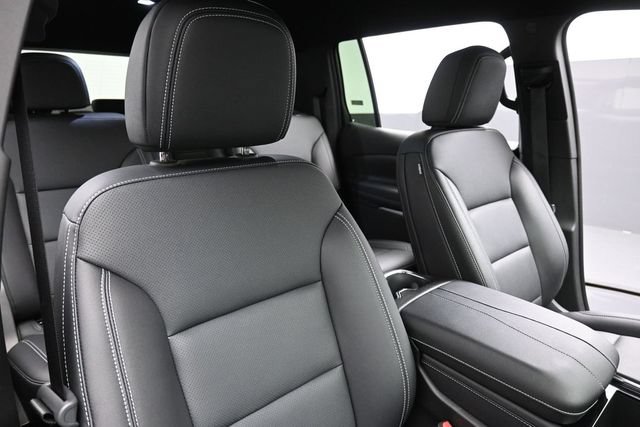 Used 2026 Chevrolet Traverse LT w/ Midnight/Sport Edition FWD image 34