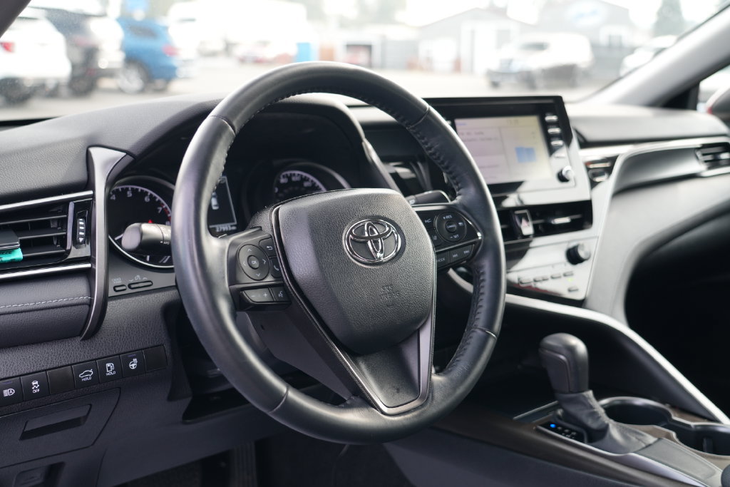 Used 2023 Toyota Camry SE FWD image 13
