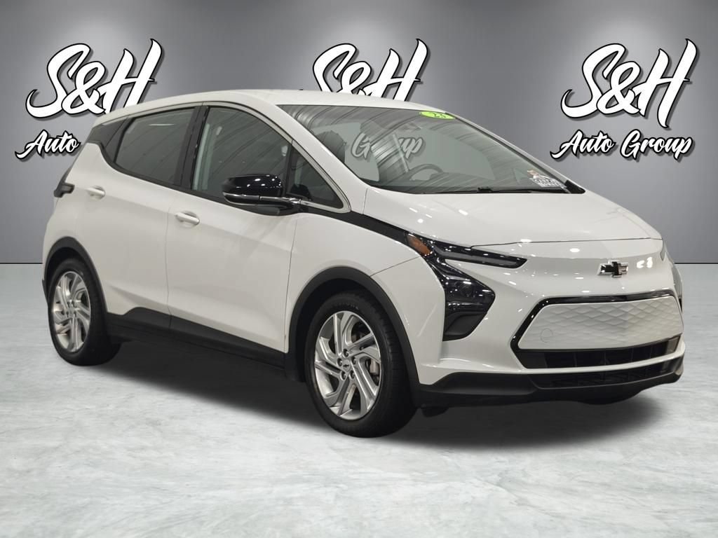Used 2023 Chevrolet Bolt LT w/ Driver Confidence Package FWD image 2