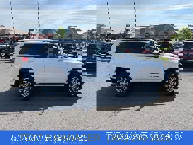 Used 2022 Jeep Grand Cherokee Laredo X image 3