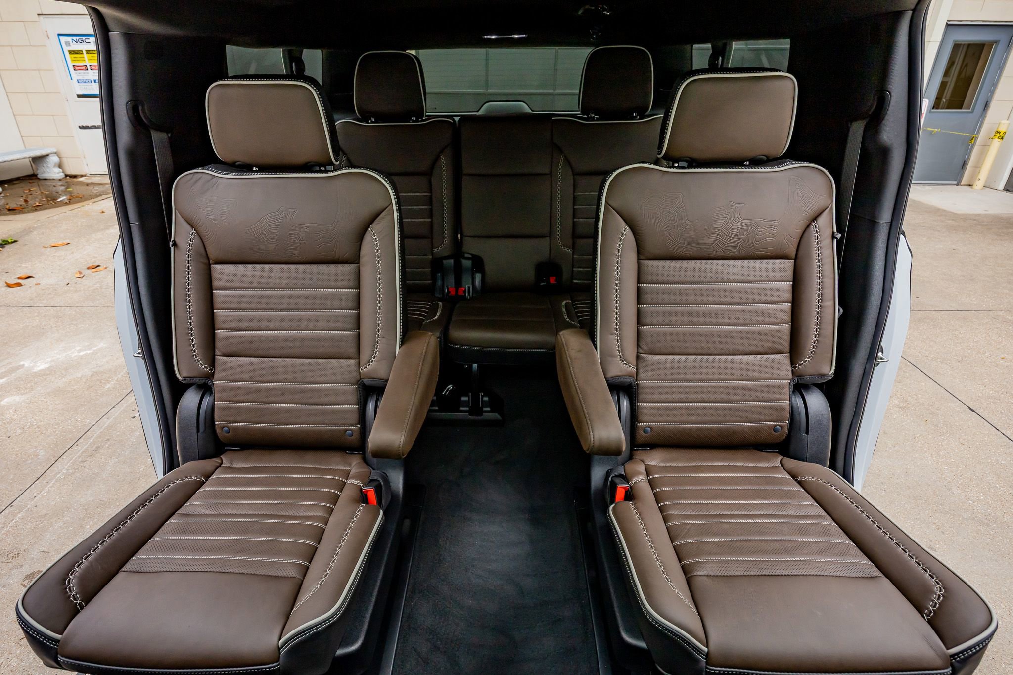 Used 2026 GMC Yukon XL Denali Ultimate AWD/4WD image 37