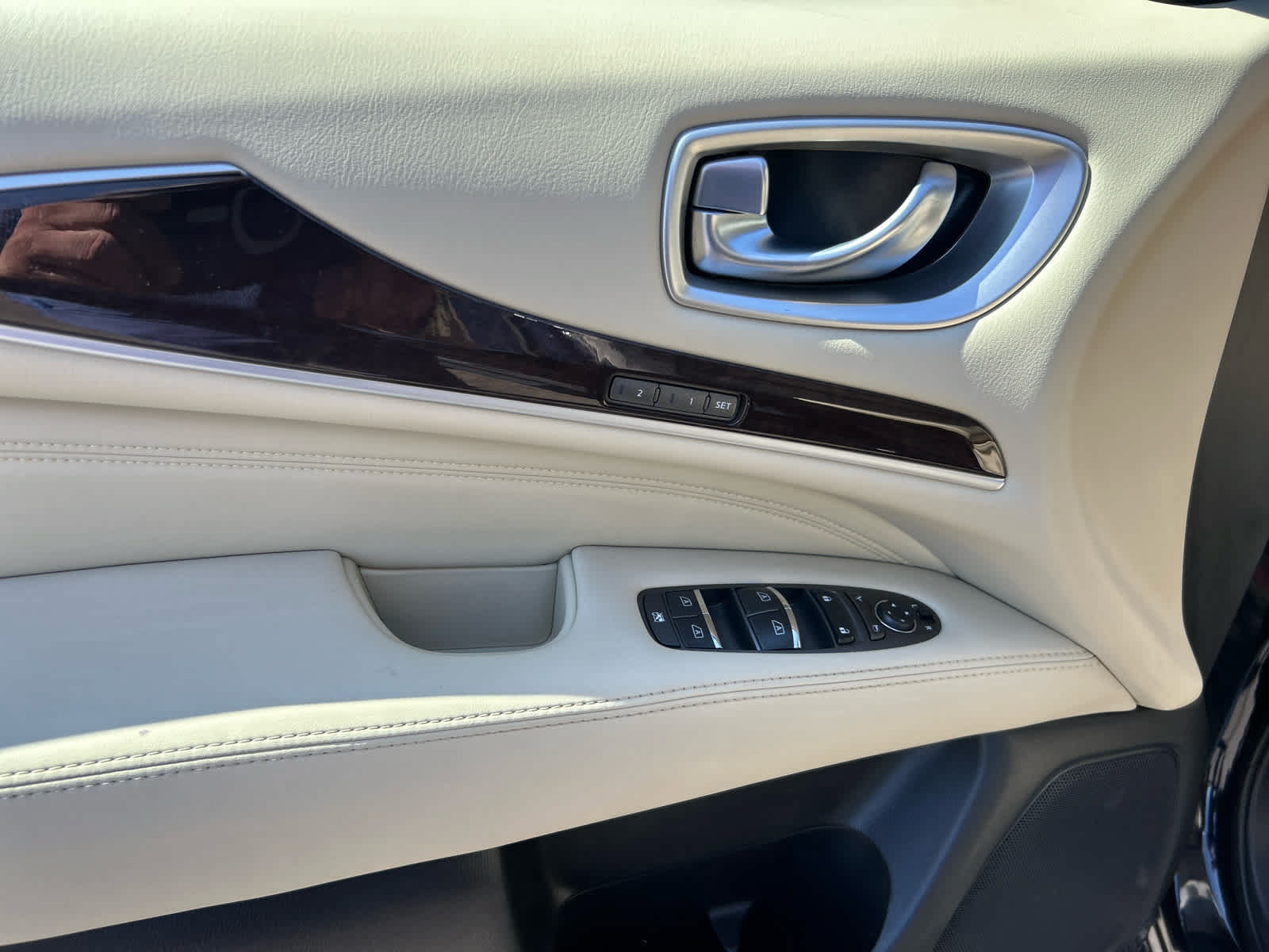 Used 2018 INFINITI QX60 Luxe w/ Deluxe Technology Package AWD/4WD image 13