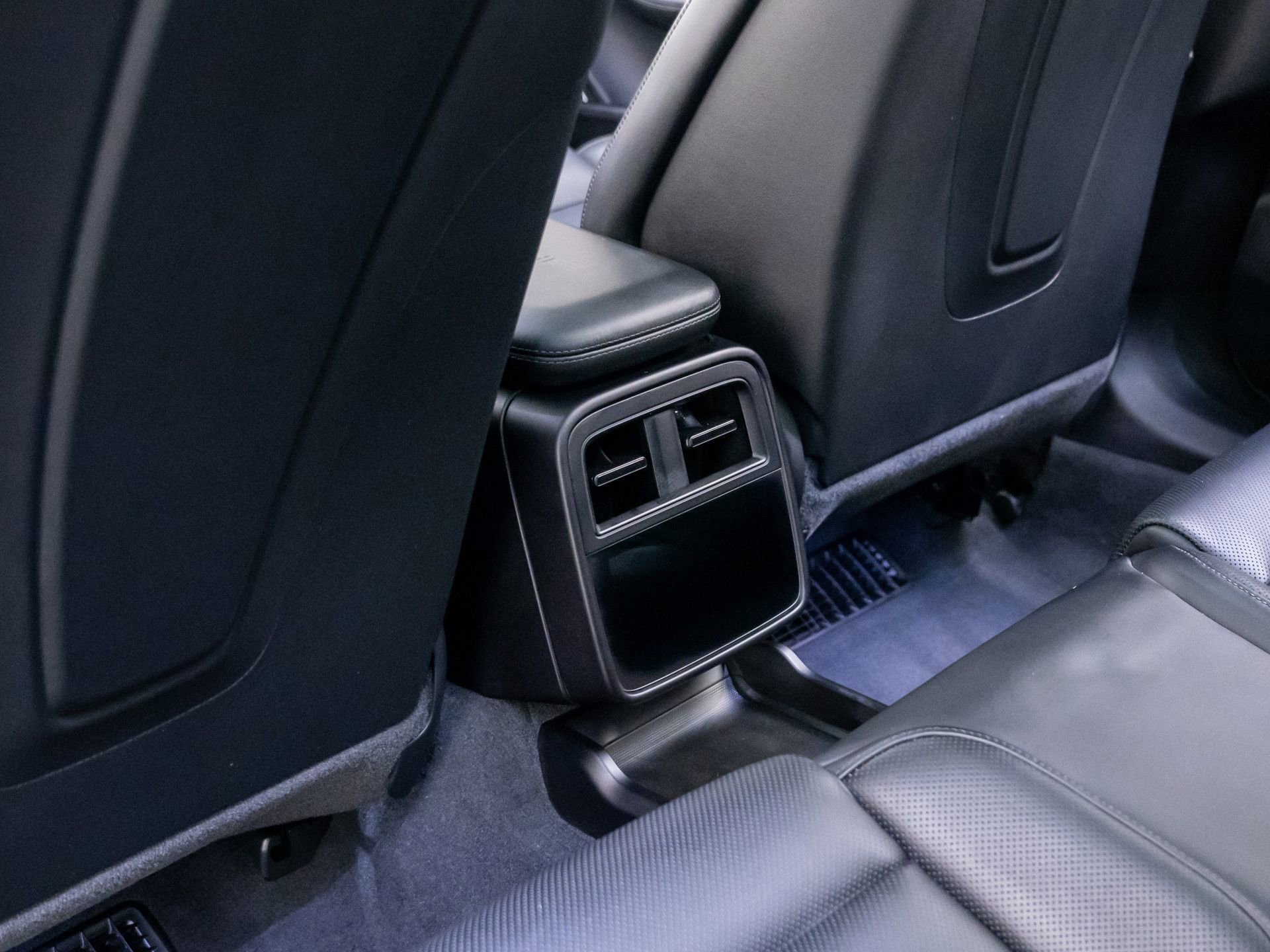 Used 2022 Porsche Taycan Turbo S image 17