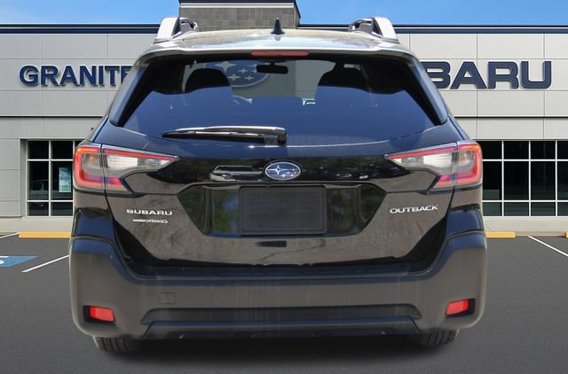Used 2025 Subaru Outback Premium AWD/4WD image 9