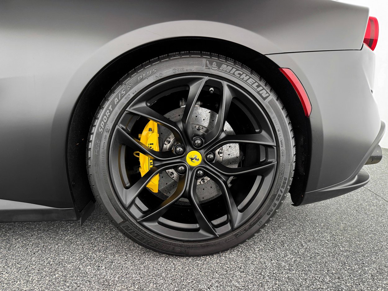 Used 2018 Ferrari GTC4Lusso T image 35