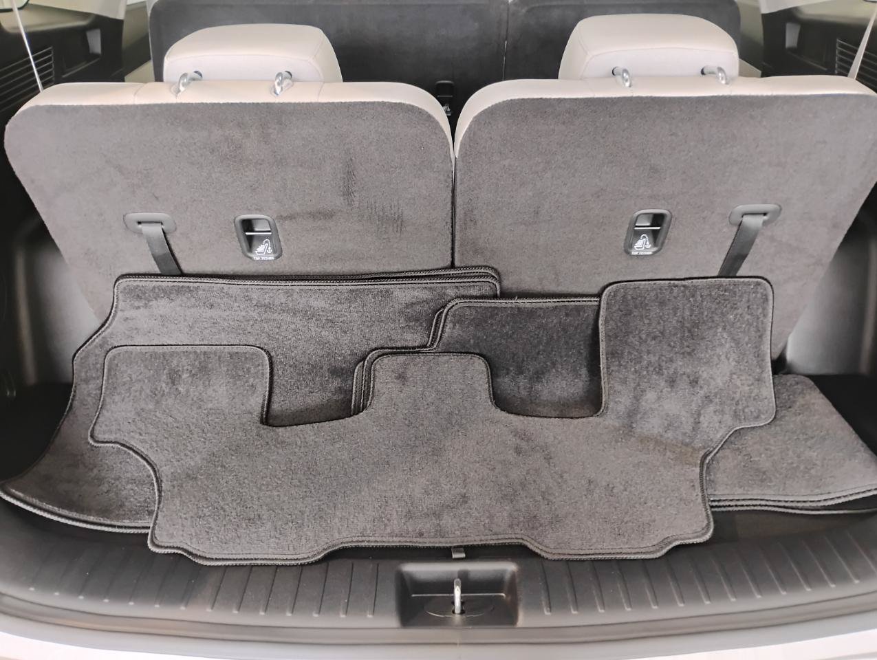 Used 2025 Kia Sorento S w/ Panoramic Sunroof Package FWD image 8
