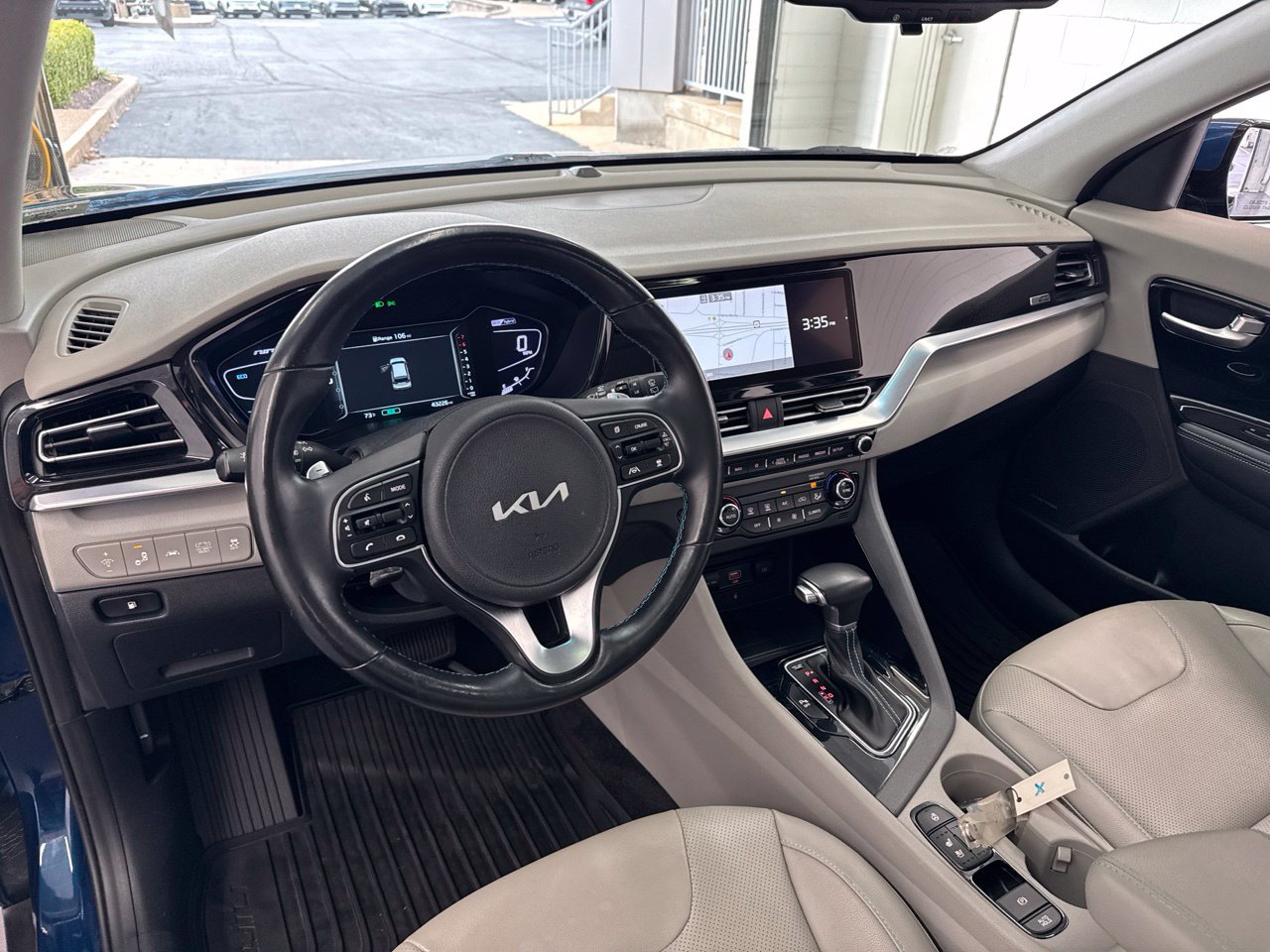 Used 2022 Kia Niro EX Premium FWD image 16