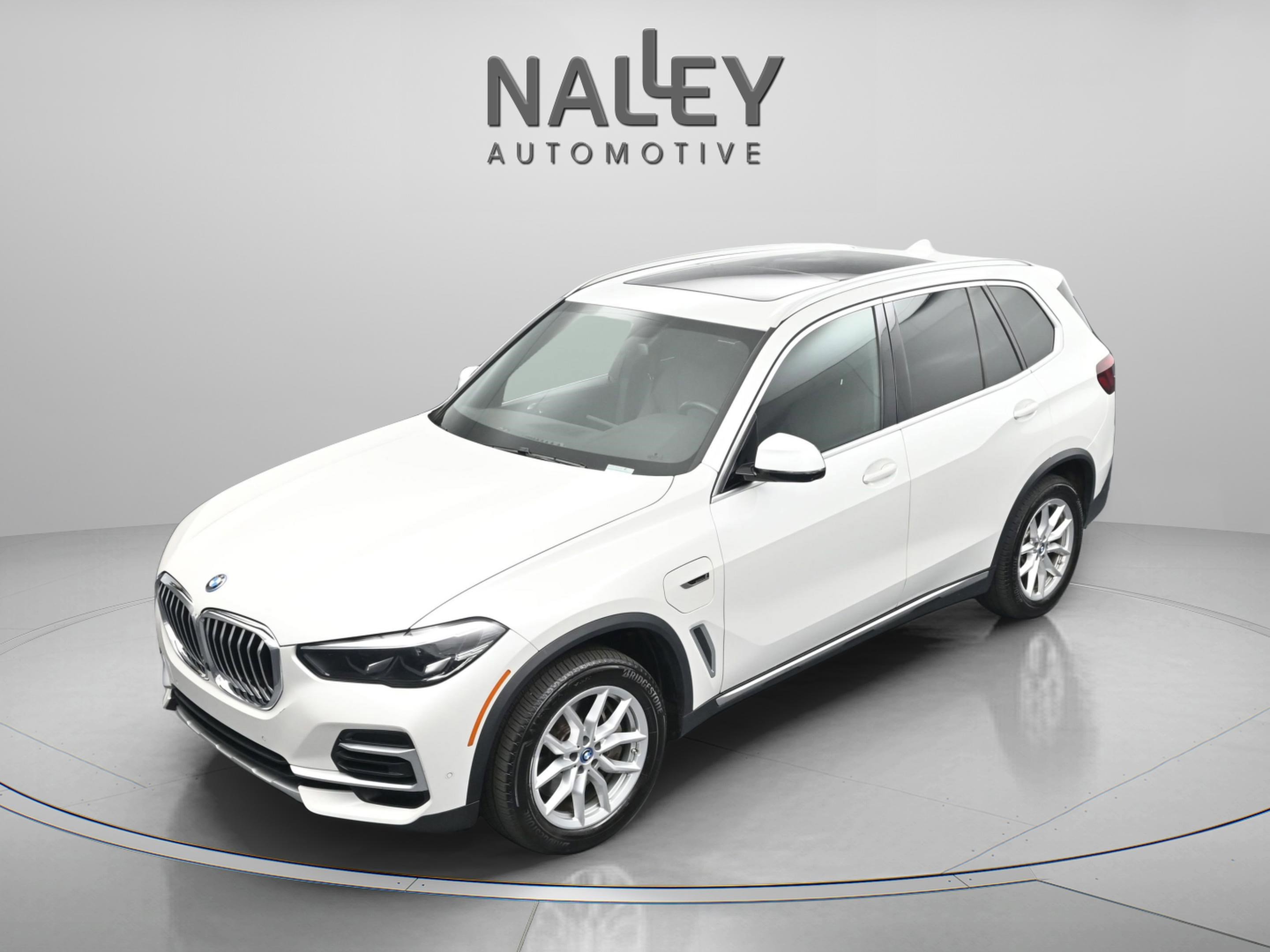 Used 2022 BMW X5 xDrive45e w/ Parking Assistance Package image 1