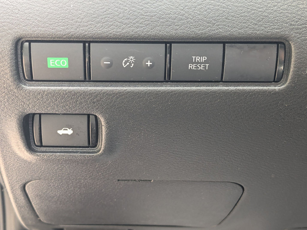 Used 2024 Nissan Sentra SV FWD image 16