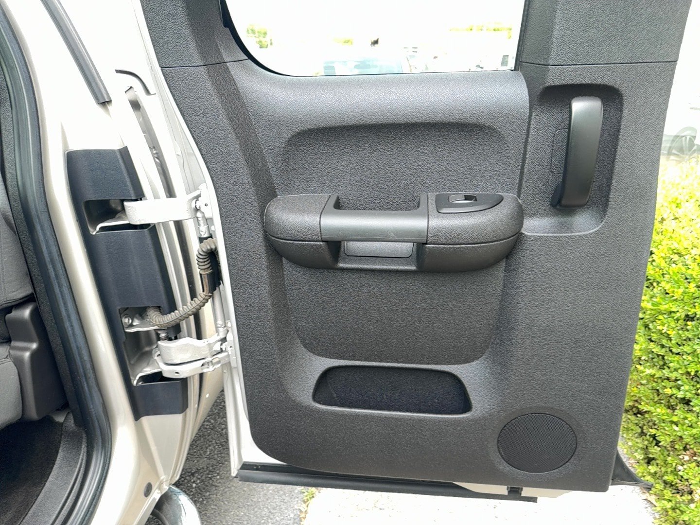 Used 2009 GMC Sierra 1500 SLE w/ Power Pack Plus AWD/4WD image 16