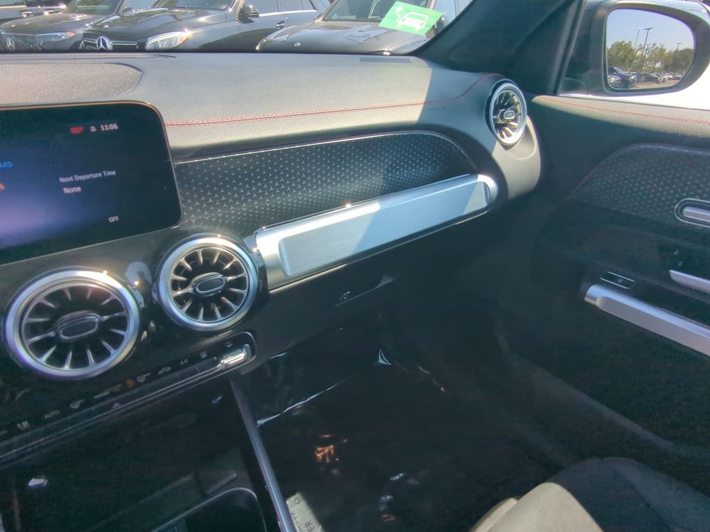 Certified 2024 Mercedes-Benz EQB 300 4MATIC image 4