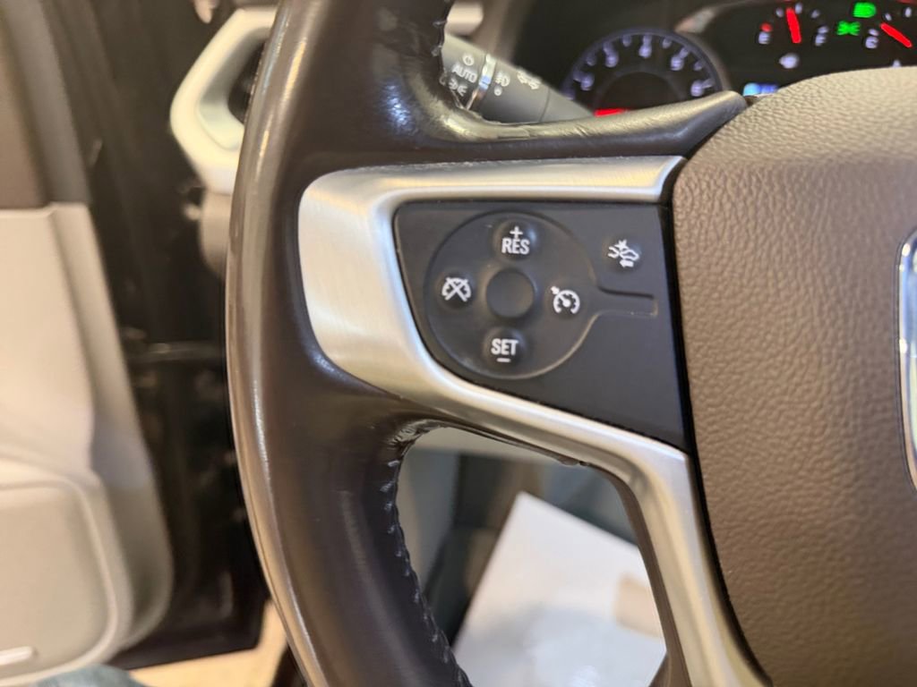 Used 2018 GMC Acadia SLT image 16