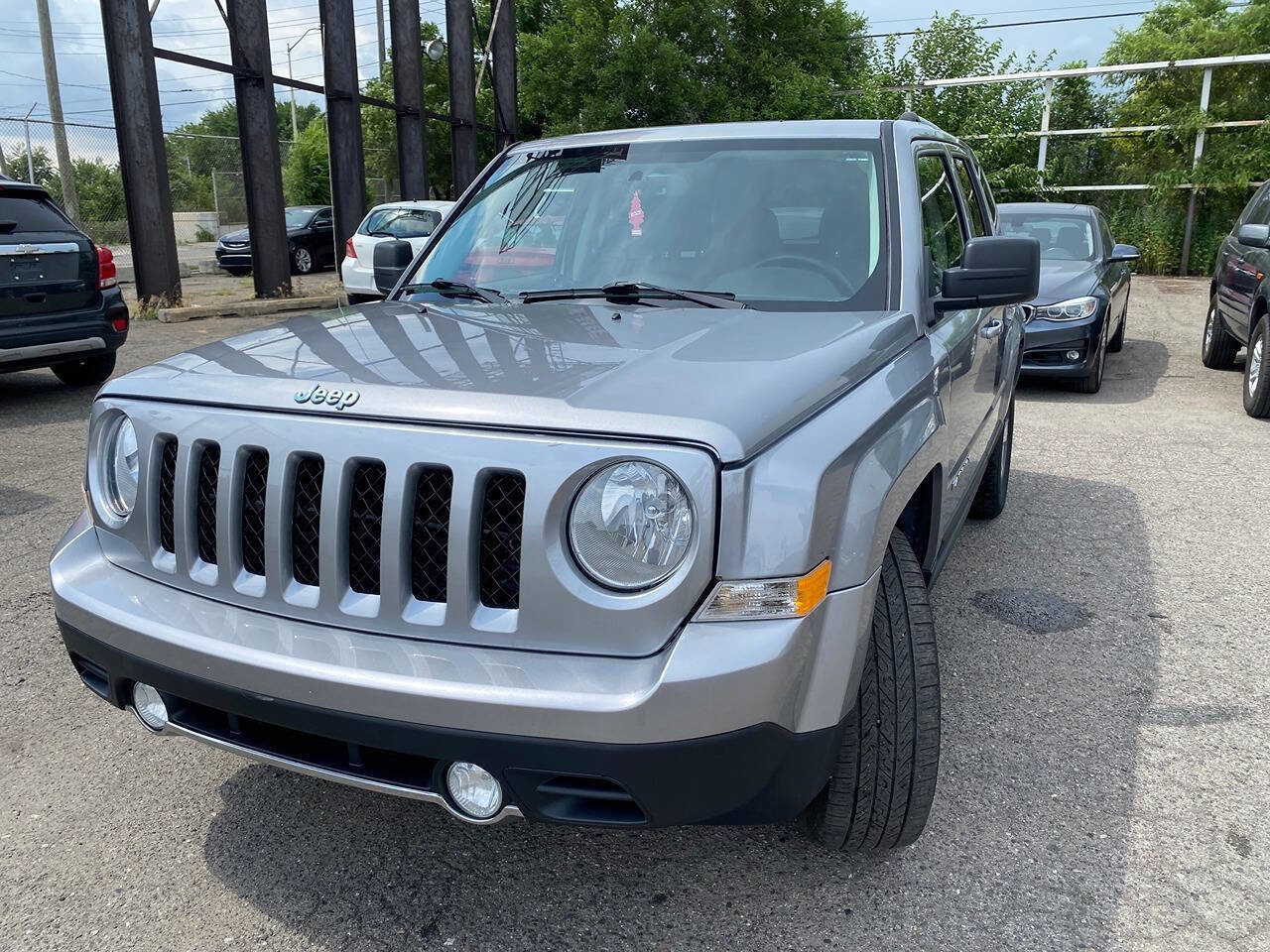 Used 2016 Jeep Patriot High Altitude image 2