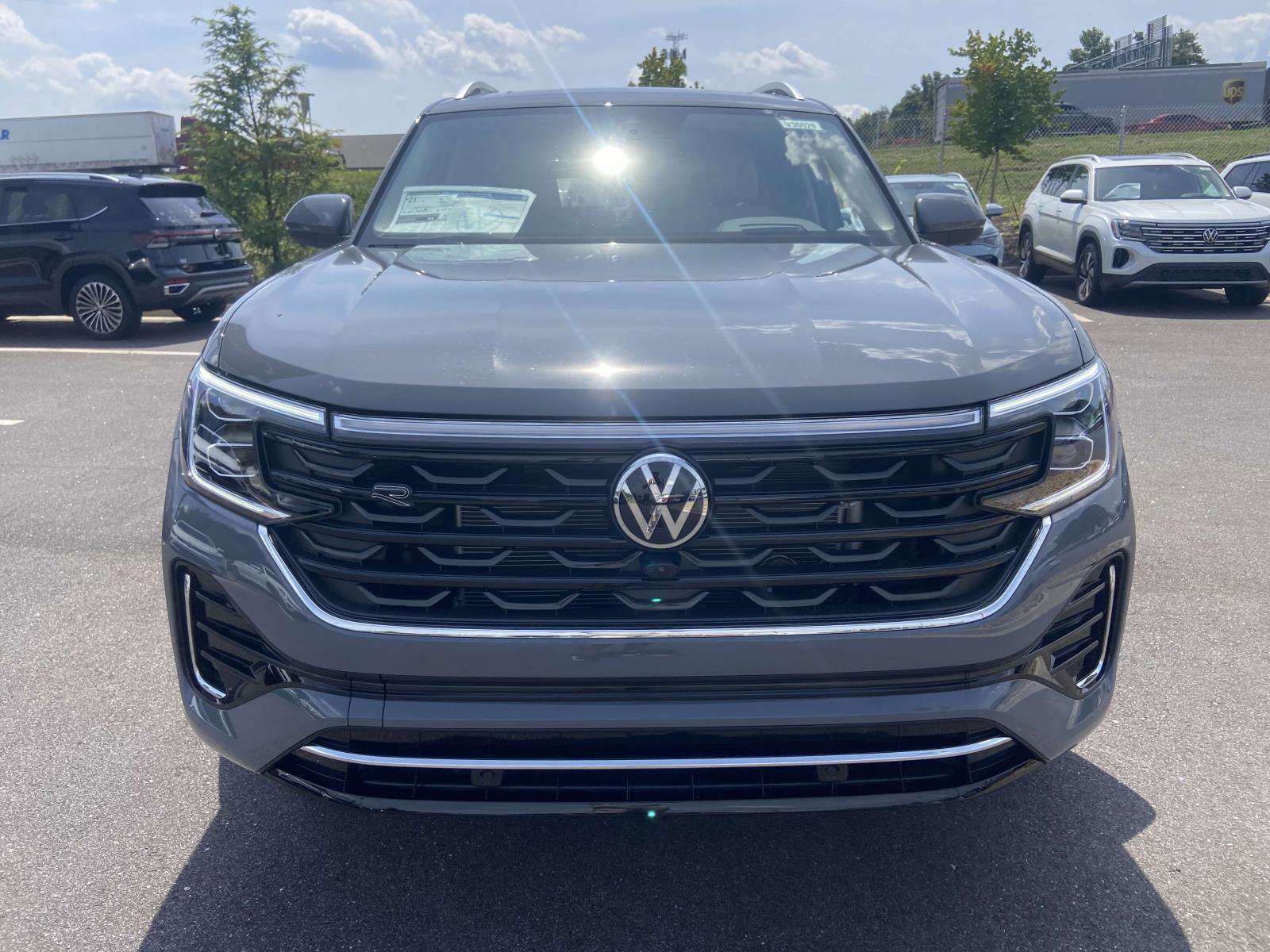 New 2026 Volkswagen Atlas SEL Premium R-Line image 2