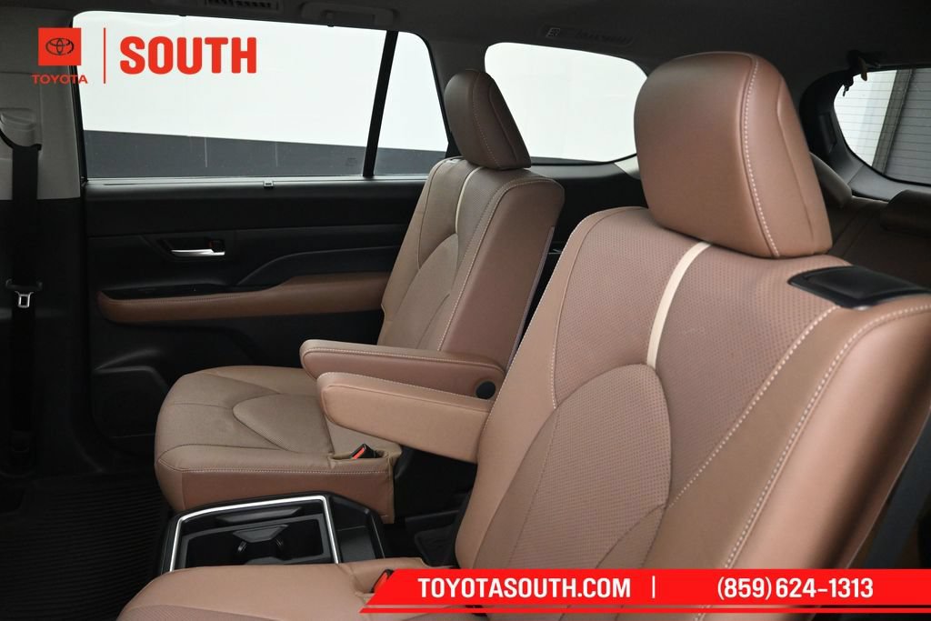 Certified 2025 Toyota Grand Highlander AWD image 26