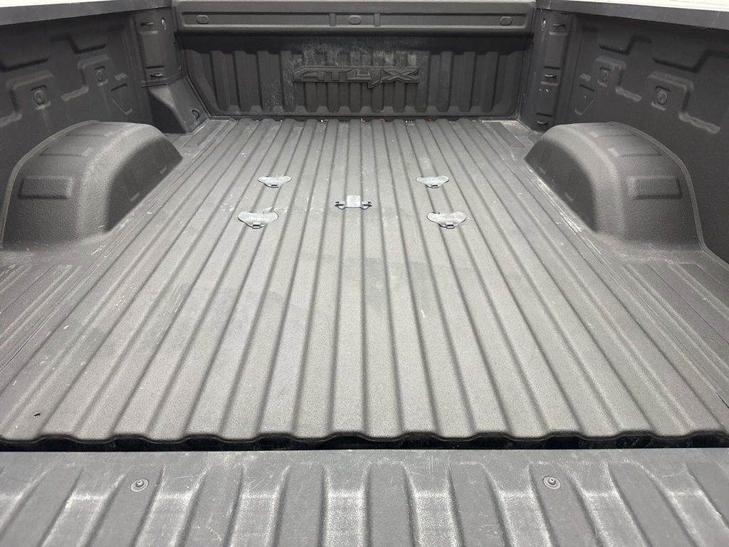 Used 2024 GMC Sierra 2500 AT4X image 18