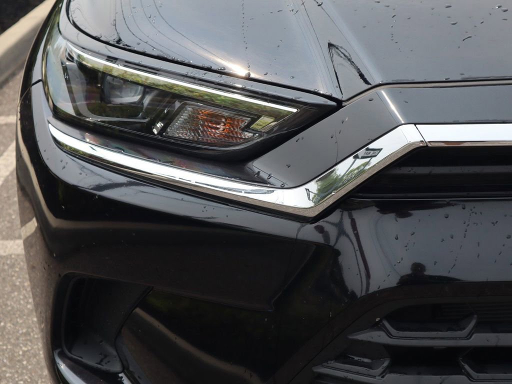 Used 2025 Toyota Grand Highlander AWD image 12