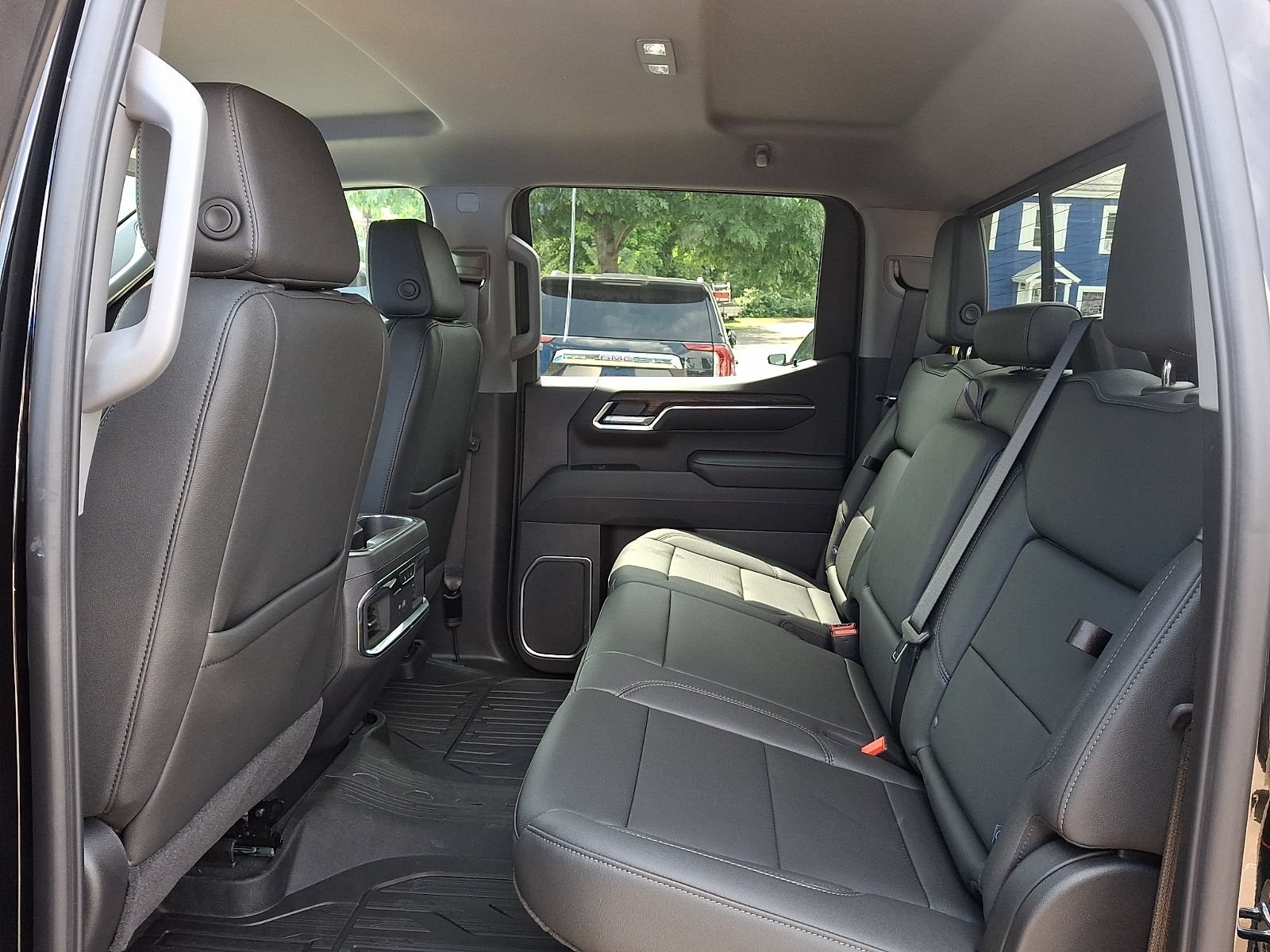 New 2026 GMC Sierra 1500 SLT w/ SLT Premium Plus Package AWD/4WD image 10