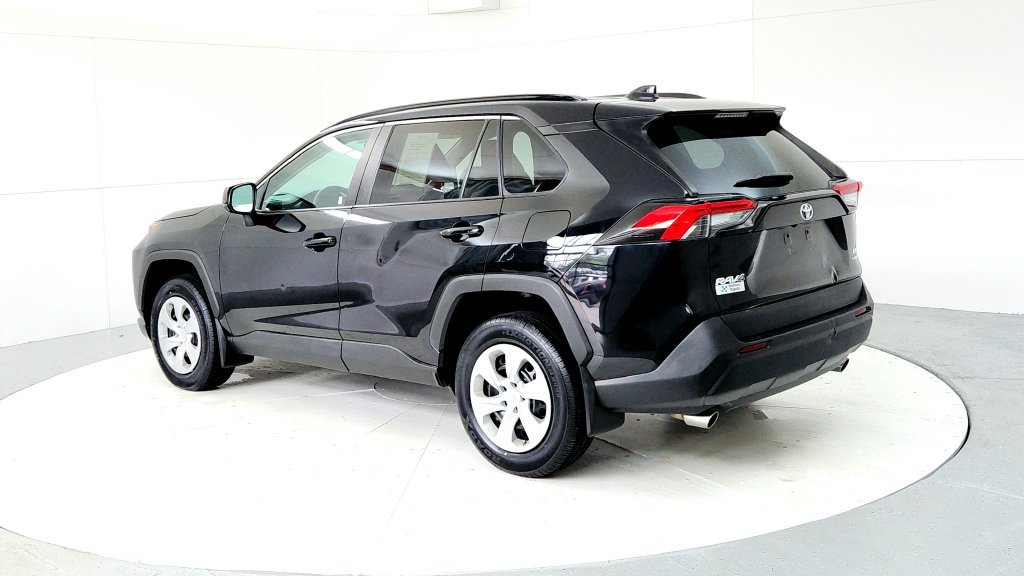 Certified 2021 Toyota RAV4 LE AWD/4WD image 4