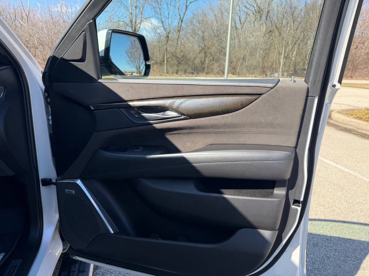 Used 2017 Cadillac Escalade ESV Platinum image 22