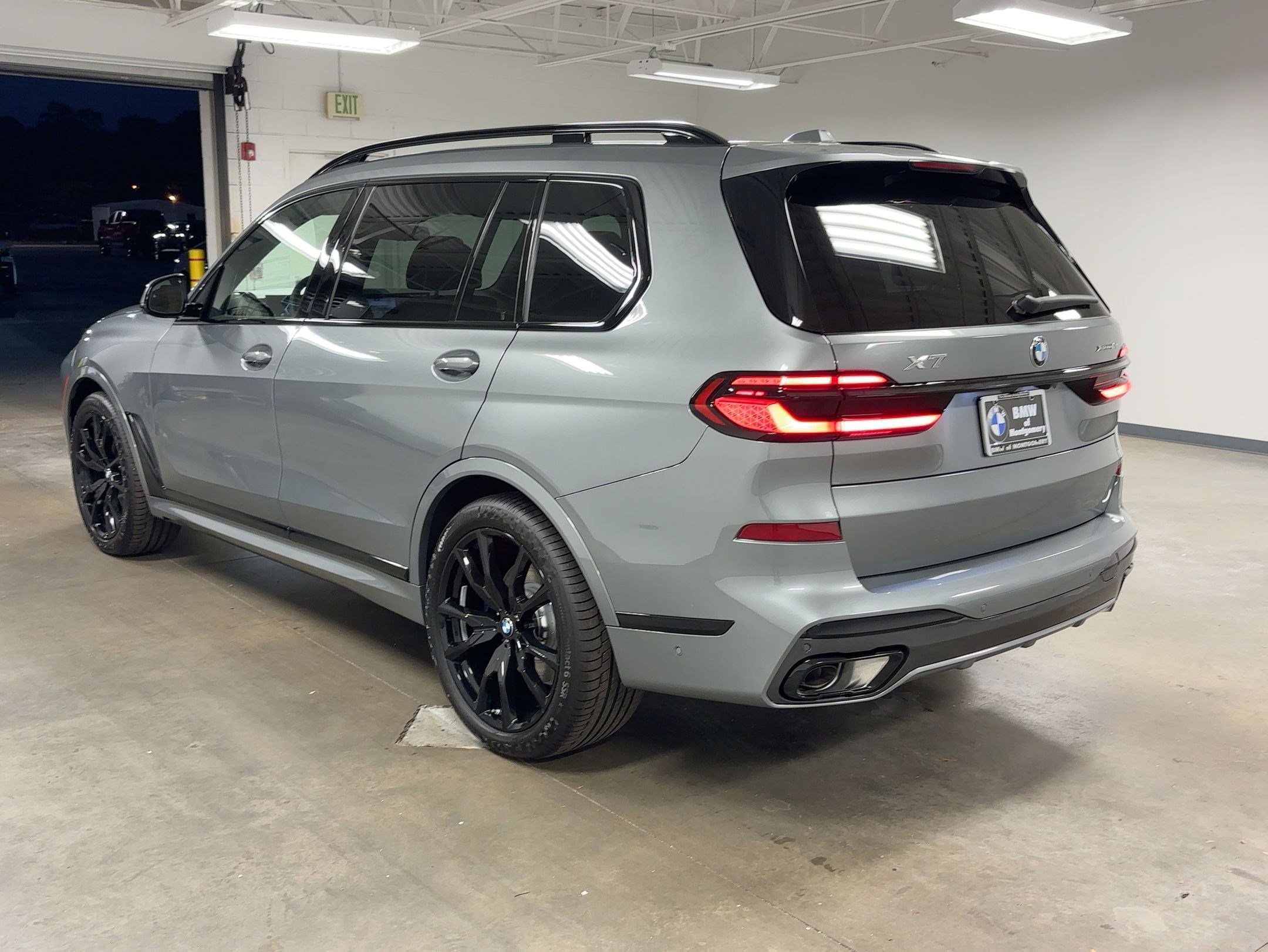 New 2026 BMW X7 xDrive40i w/ M Sport Package image 2