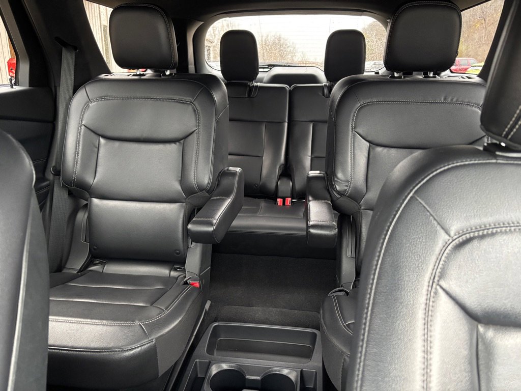 Used 2020 Ford Explorer XLT w/ Equipment Group 202A image 28