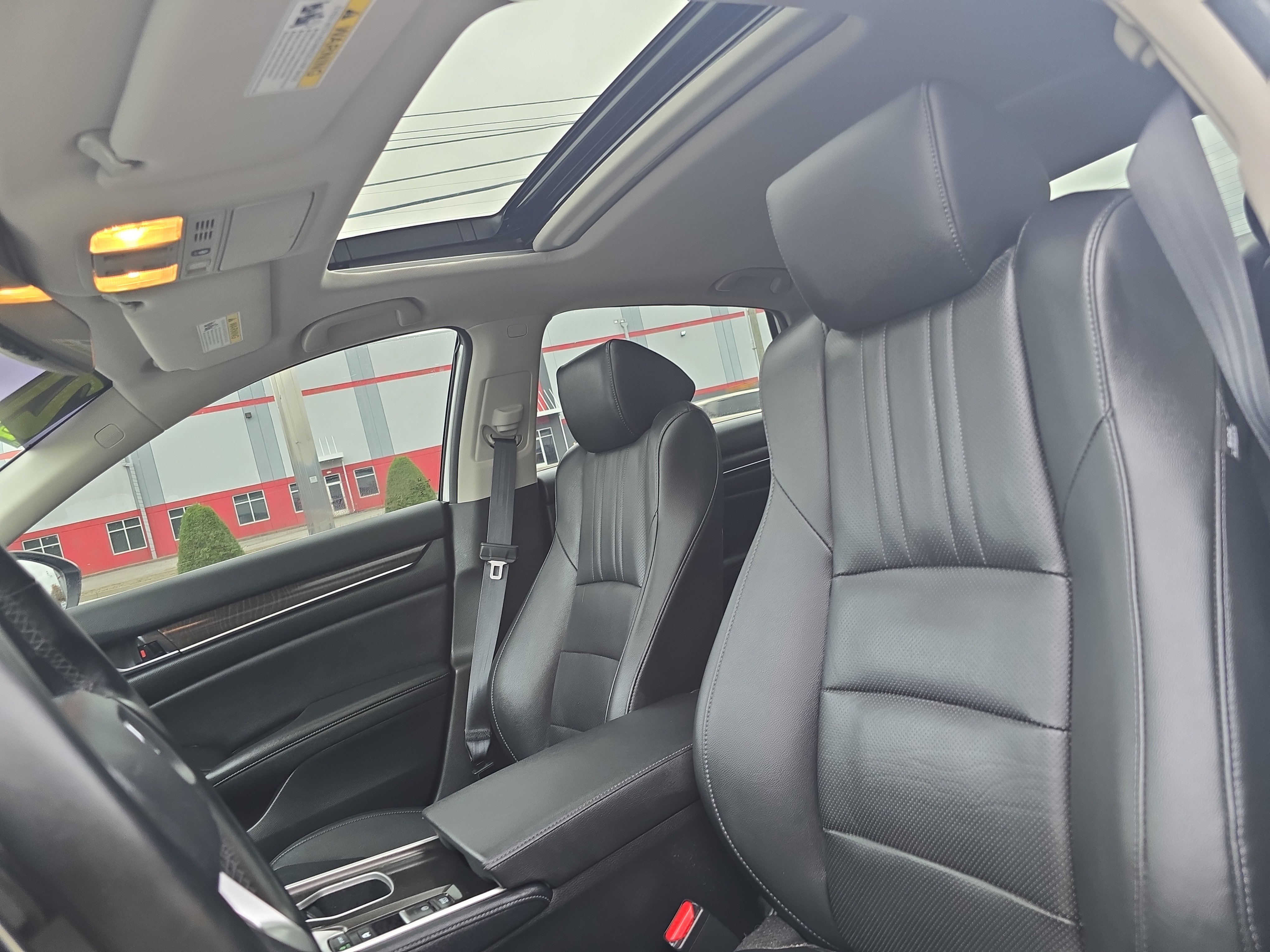 Used 2021 Honda Accord Touring image 12