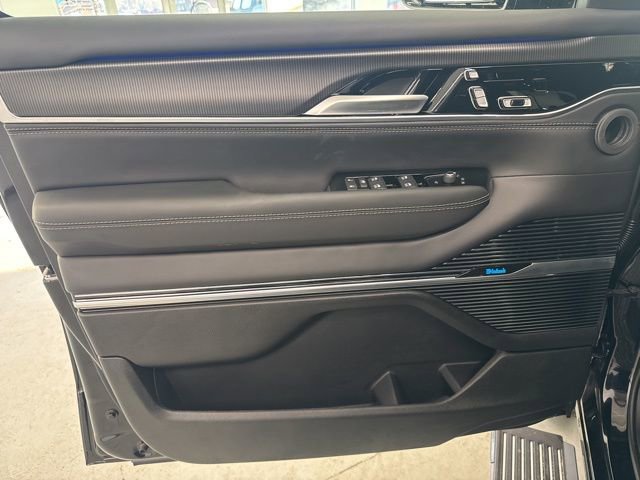 New 2026 Jeep Grand Wagoneer L Summit image 16