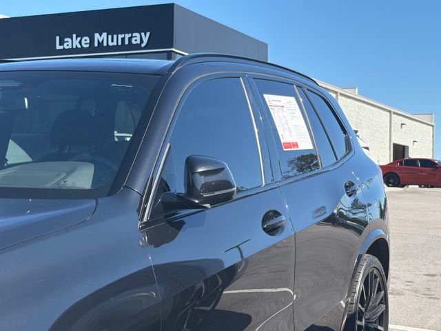 Used 2022 BMW X5 M50i AWD/4WD image 3