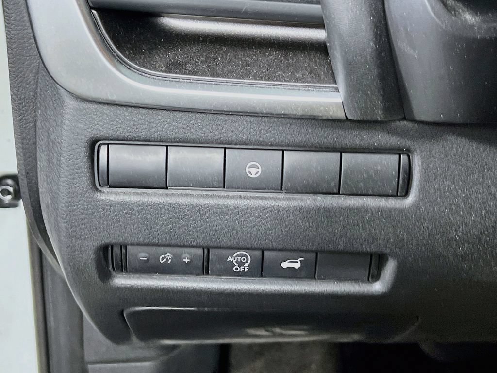 Used 2023 Nissan Rogue SV w/ SV Premium B Package AWD/4WD image 9