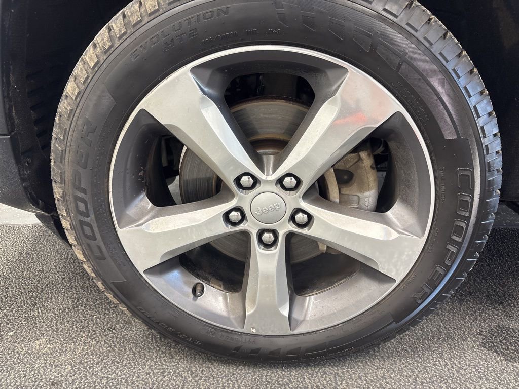 Used 2021 Jeep Grand Cherokee L Limited w/ Luxury Tech Group II image 7