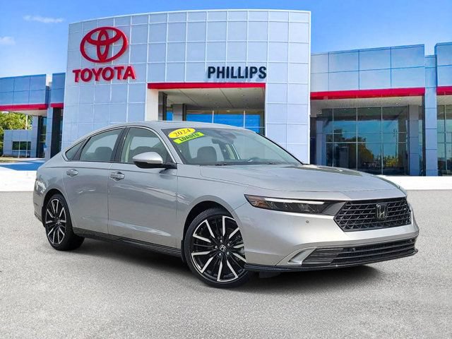 Used 2024 Honda Accord Touring image 1