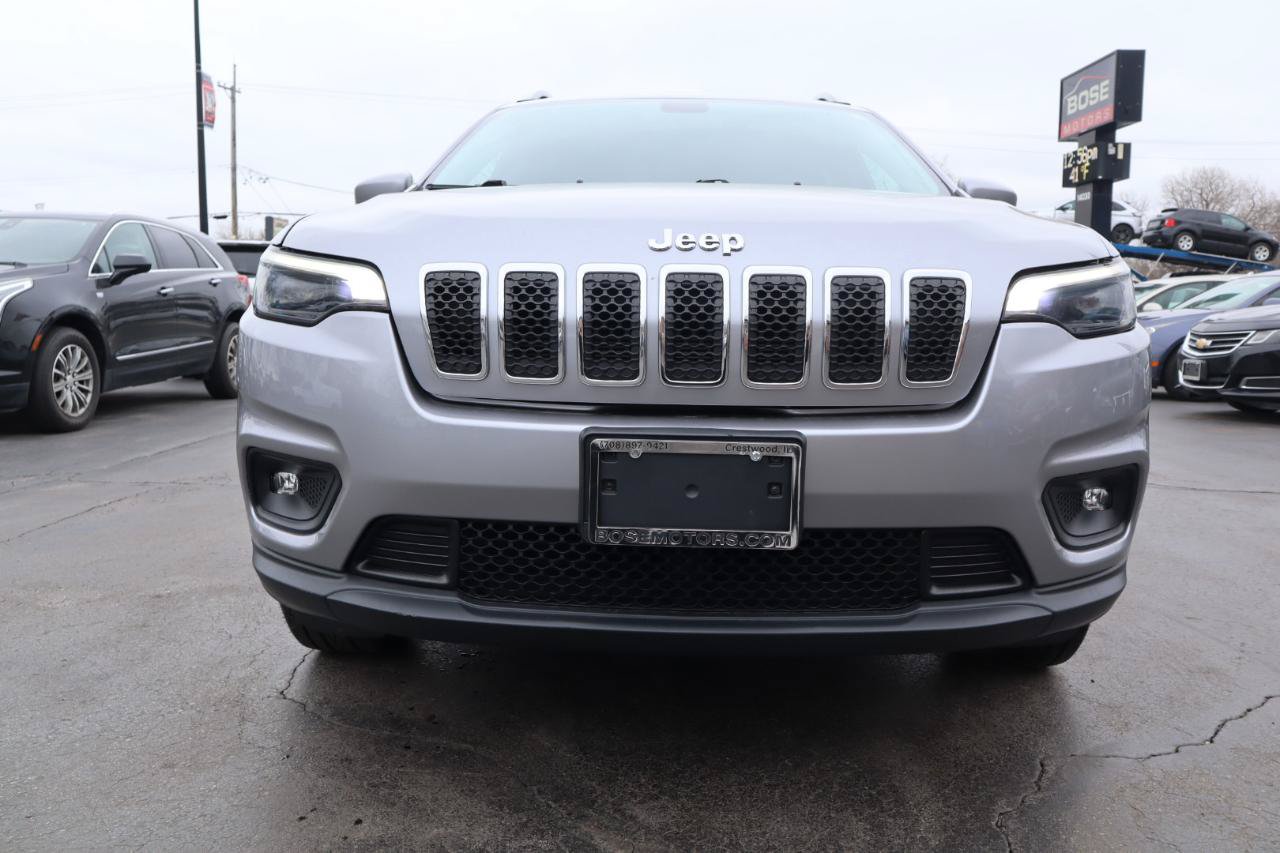 Used 2019 Jeep Cherokee Latitude Plus w/ Cold Weather Group AWD/4WD image 8