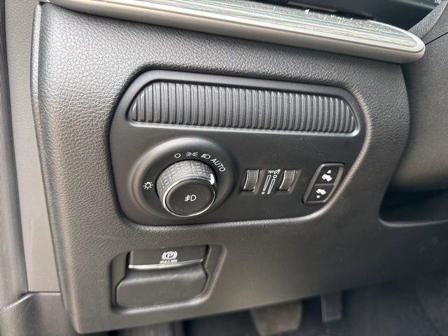 Used 2024 Jeep Wagoneer L Series II w/ Flexible Seating Group image 27