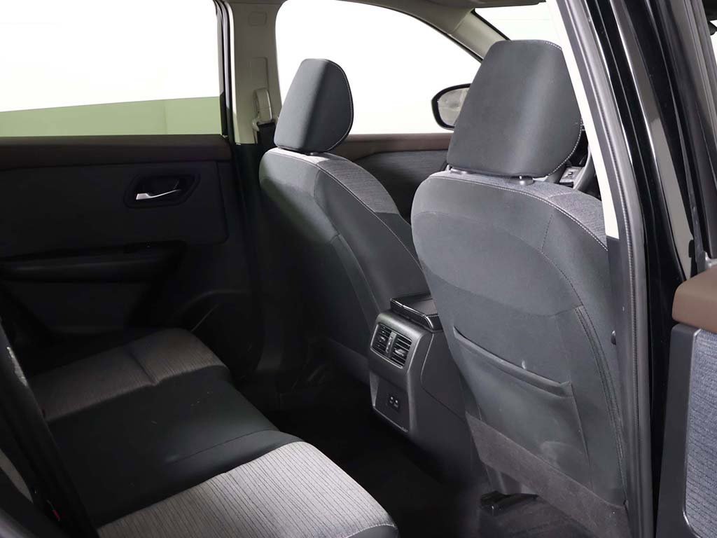 Used 2023 Nissan Rogue SV image 25