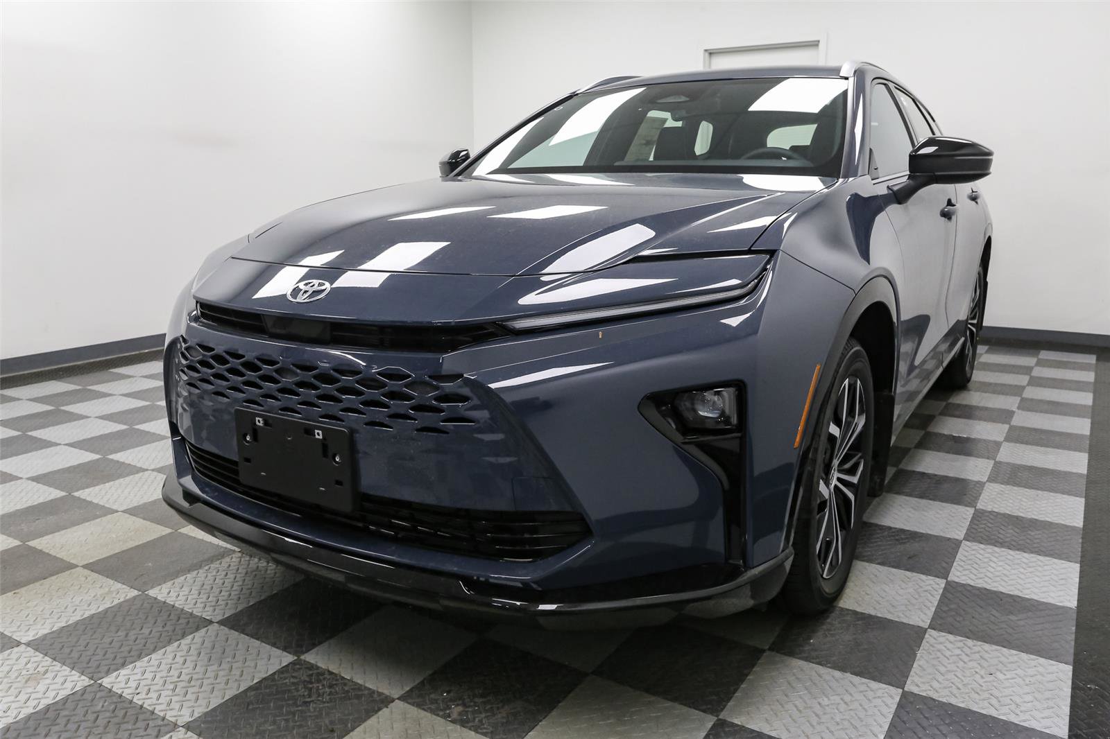 New 2025 Toyota Crown Signia image 4